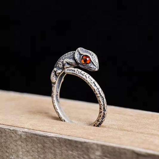 Chameleon's Whisper: The Enchanted Ring