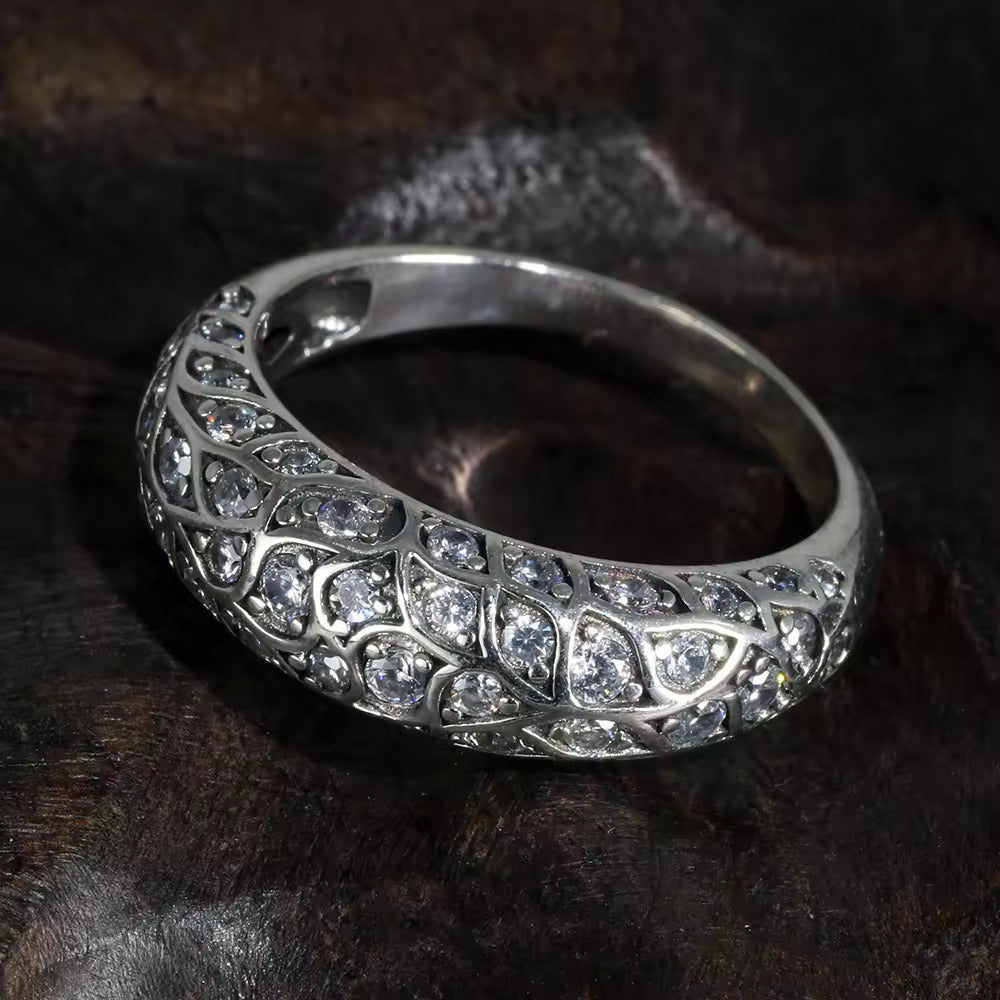 Veil of Stardust: The Silver Leaf Ring